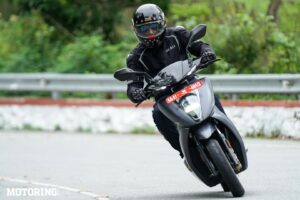 Ather 450X Gen 3 Review 3 - cornering shot